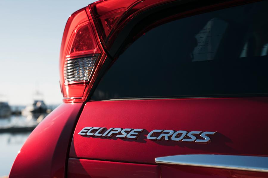 Логотип Mitsubishi Eclipse Cross Exceed 2018 года  (AU) (фото 3 из 17)